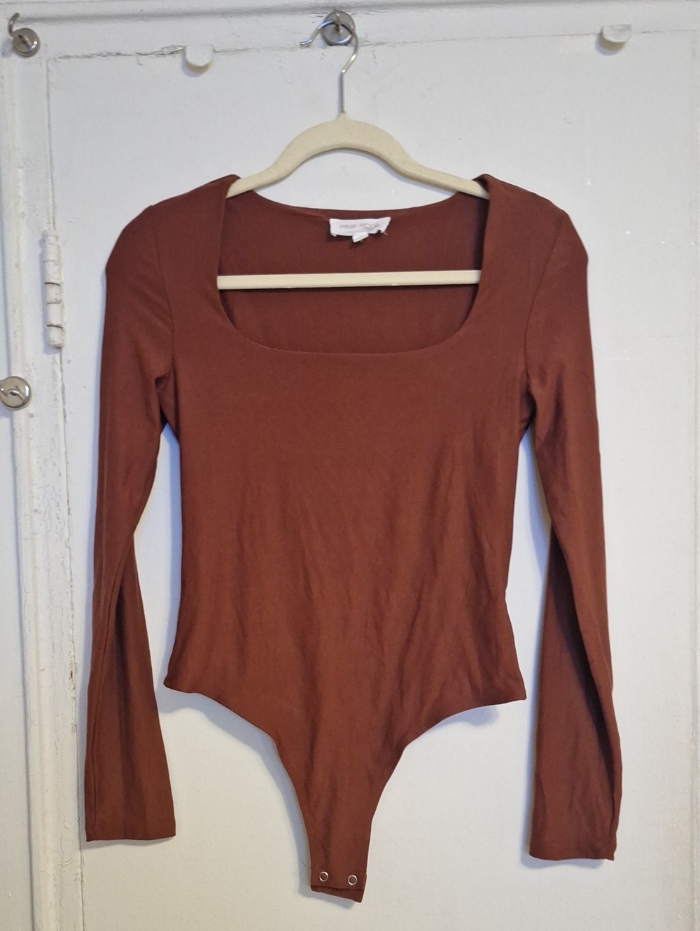 PINK ROSE Scoop Neck Long Sleeve Bodysuit - Rust Brown